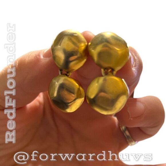 Vintage Gold Tone Metal Clip-On Earrings - Subtle Elegance with Movement - Picture 1 of 6